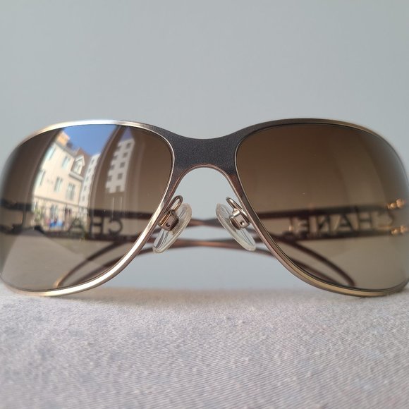 100% authentic CHANEL Sunglasses - Picture 9 of 17